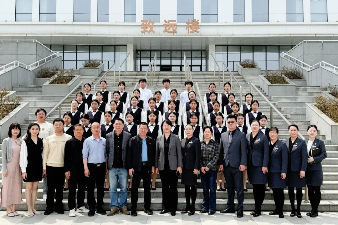 校企携手育人才 礼仪培训展新篇——市国投公司下属企业三都澳大酒店有限公司宁德分公司与宁德技师学院开展校企合作